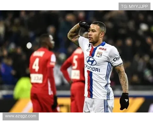 念念不忘利物浦更衣室小细节